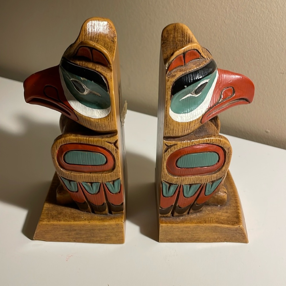 🪶 Vintage Northwest Coast Totem Bookends